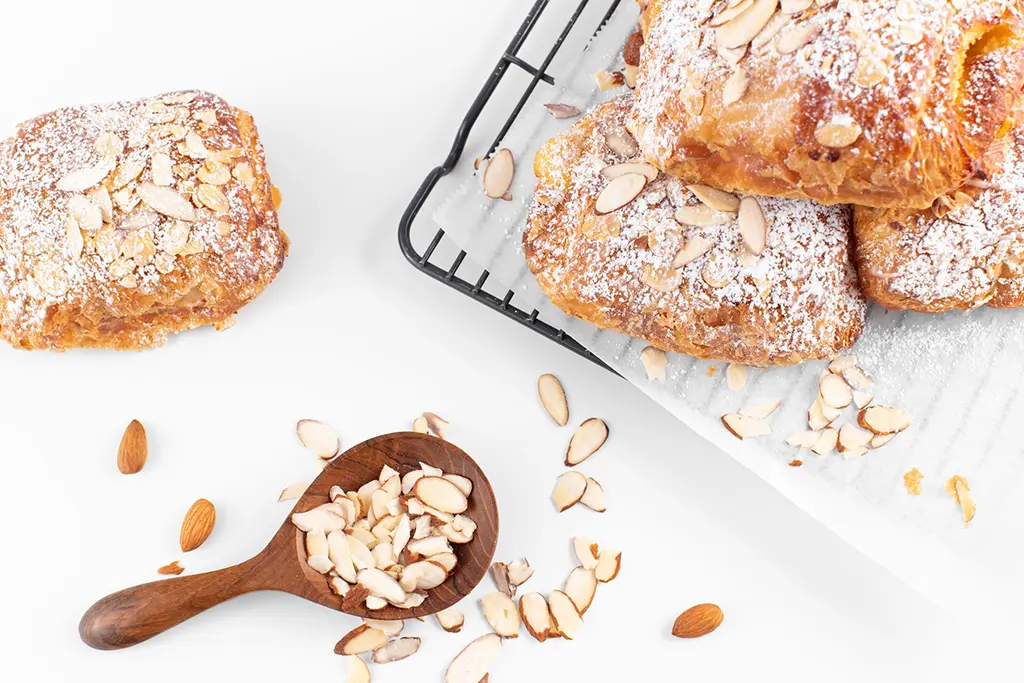 Almond Halves for Healthy and Functional Foods